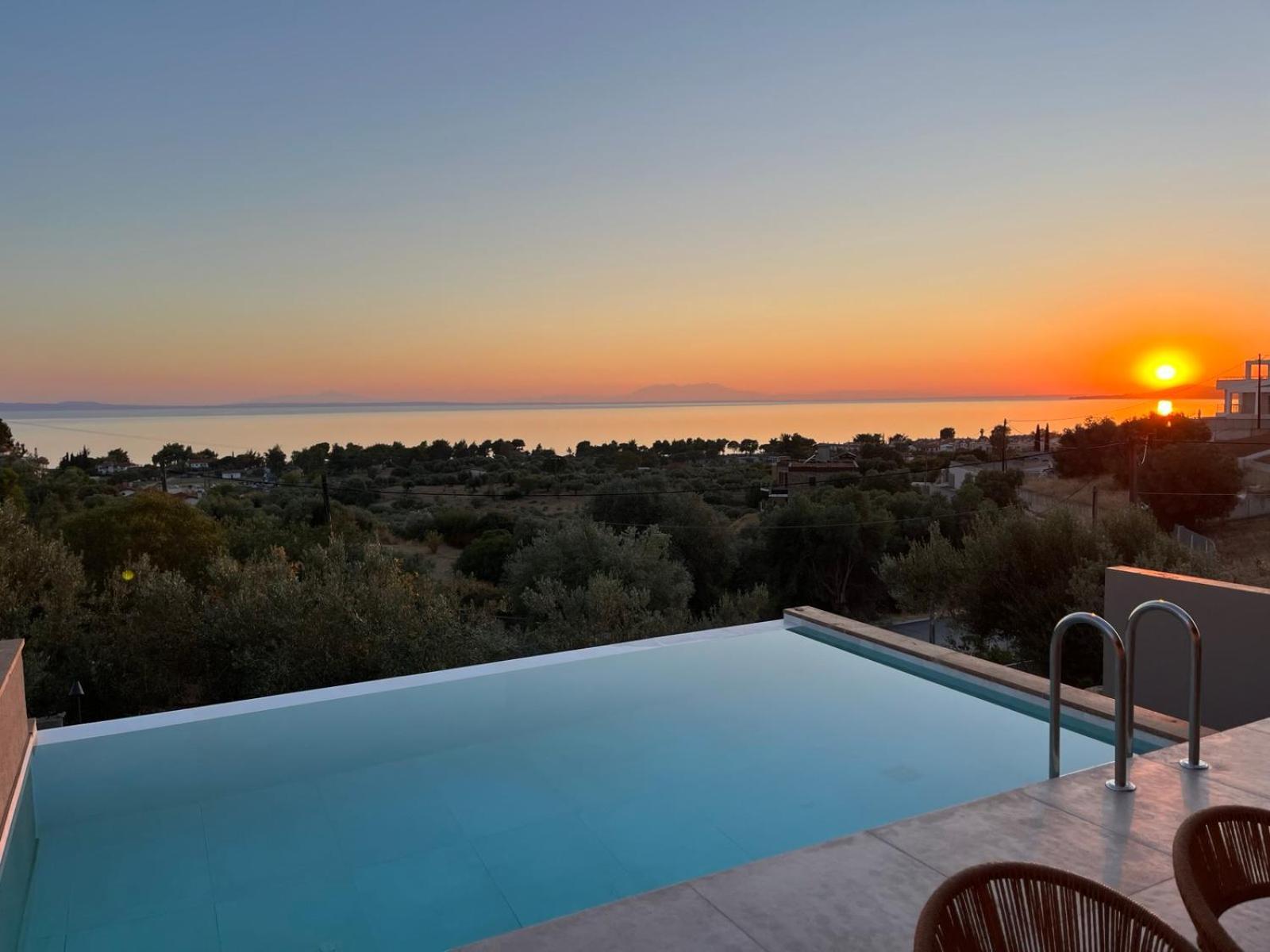 Lithos Villas - Nikiti Halkidiki ภายนอก รูปภาพ